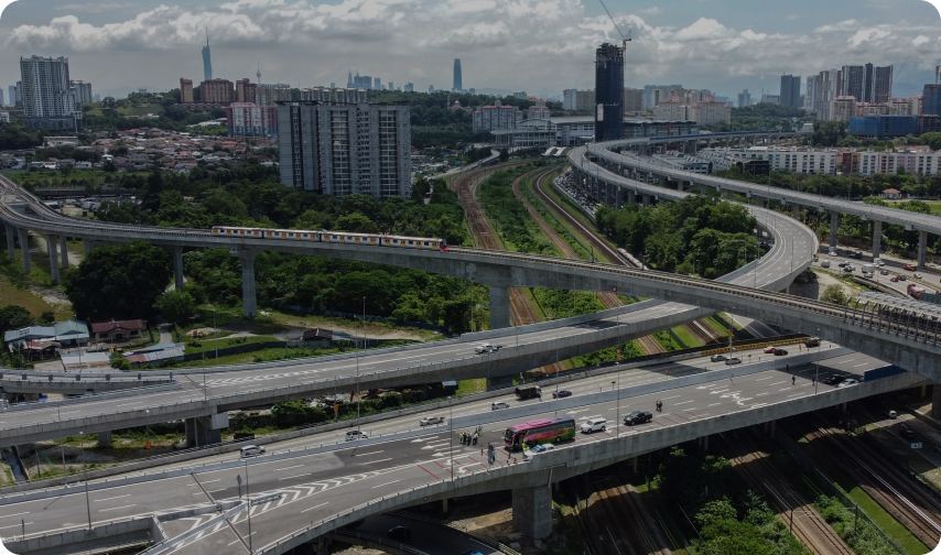 Flygfoto av en motorvägsöverfart