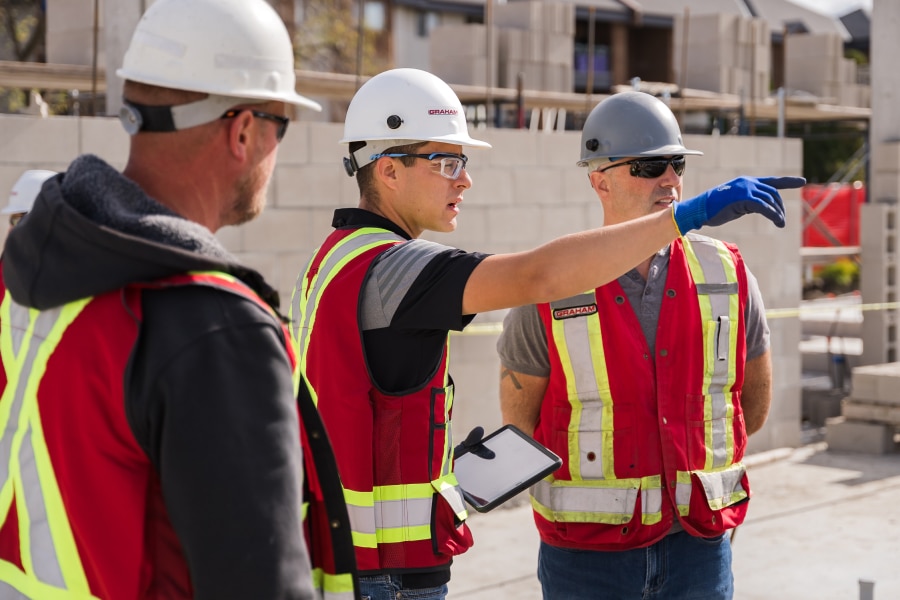 Graham Construction employee uses Bluebeam management tools to call out an issue to colleagues at the jobsite